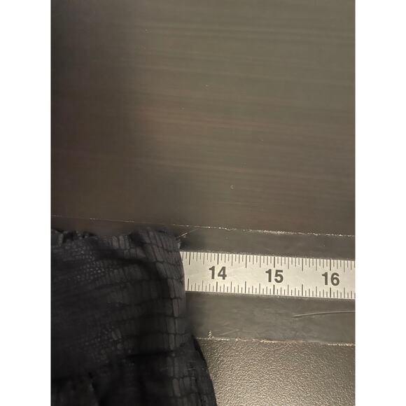 Bevy Flog Womens Pants Size 27 Black Snake Skin Metallic Pull On Mob Wife READ - Picture 7 of 10